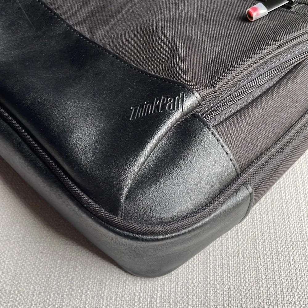 LENOVO thinkpad protective laptop bag top loader